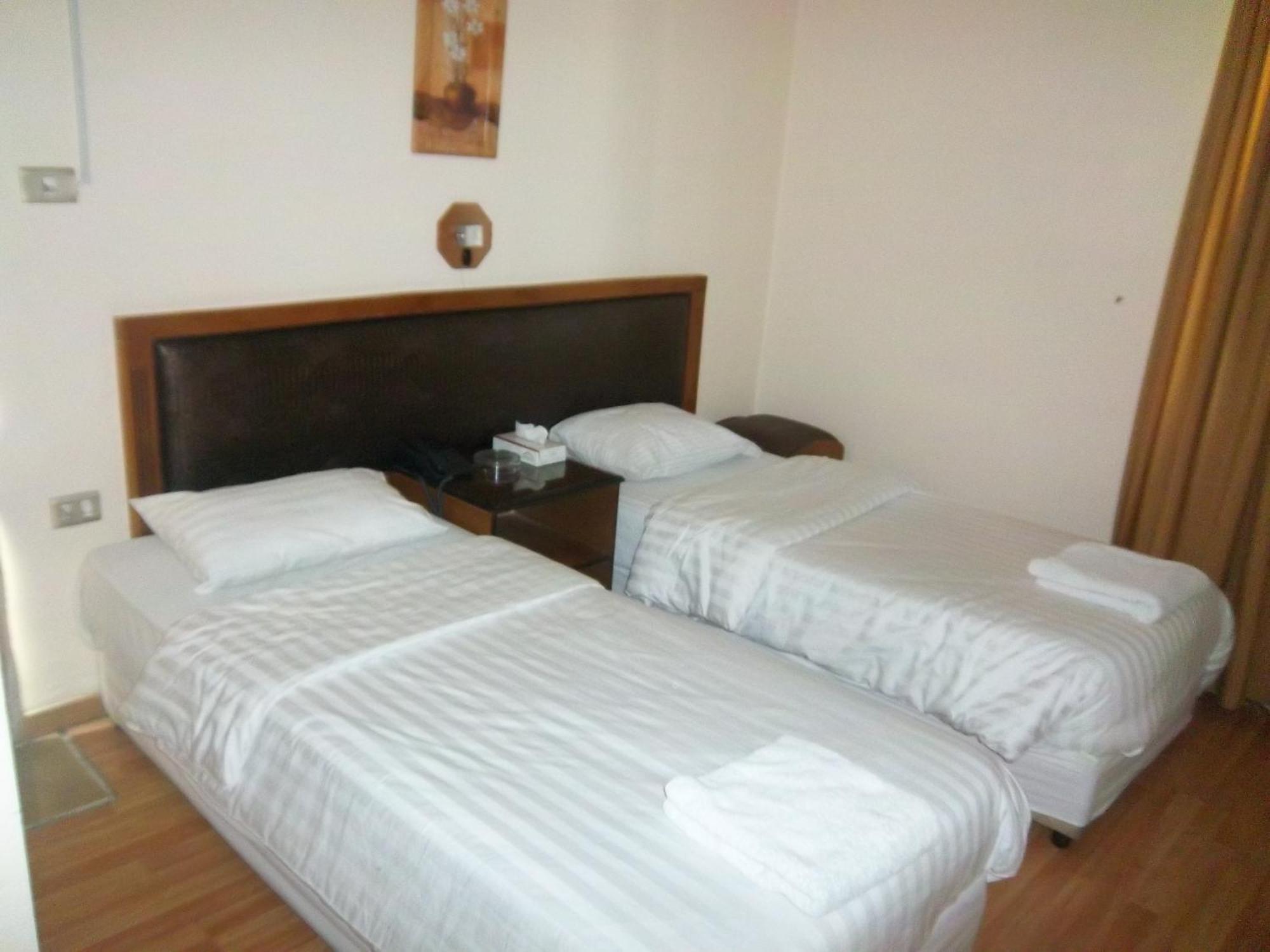 Aghadeer Hotel Amman Bagian luar foto